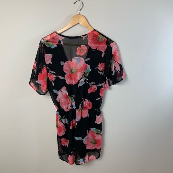 Fraiche By J Floral Print Romper - M - NWT - Picture 4 of 6
